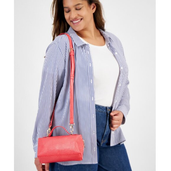 On 34th Allikay Embossed Crossbody Bag - Pink - Picture 4 of 9